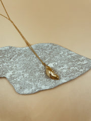 Lune Chrysalis Pendant Necklace With Plain Chain In 18kt Solid Gold