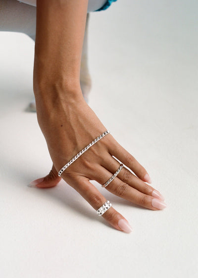 Pyramid Double Finger Ring in Silver Tone