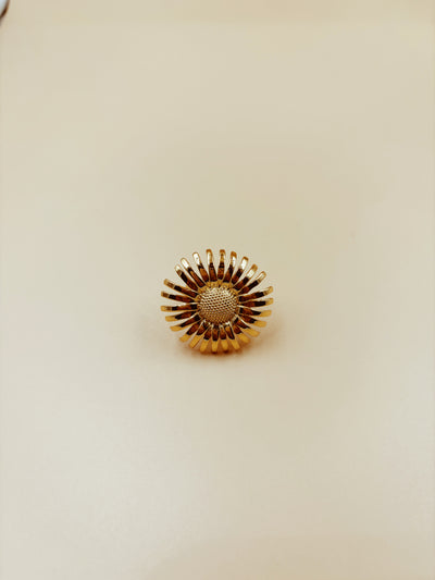 Daisy Brooch