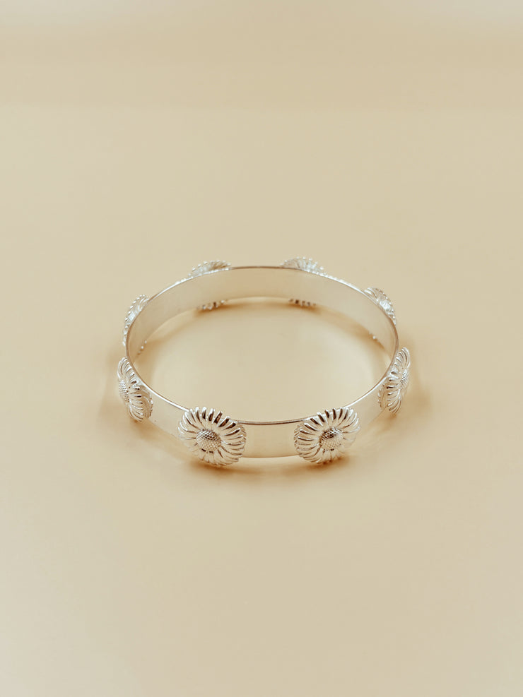 Enchanted Daisy Bangle in Silver Tone