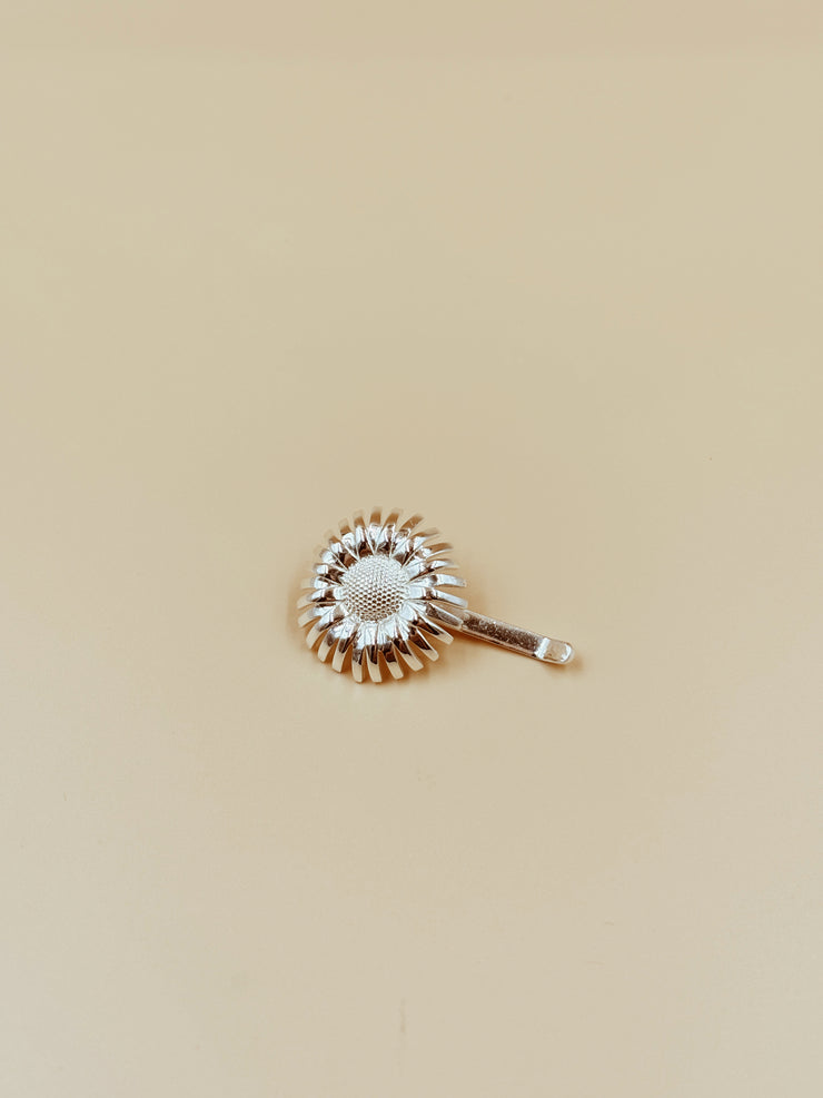 Small Daisy Hair Pin in Silver Tone