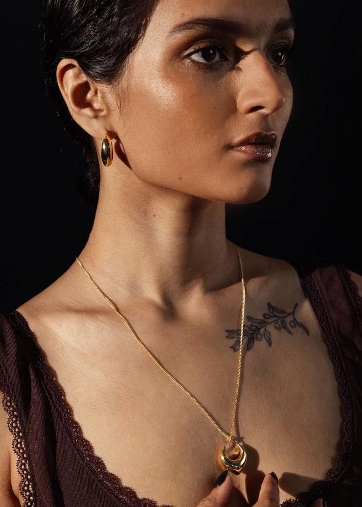 Fairuz Pendant Necklace in Gold Tone