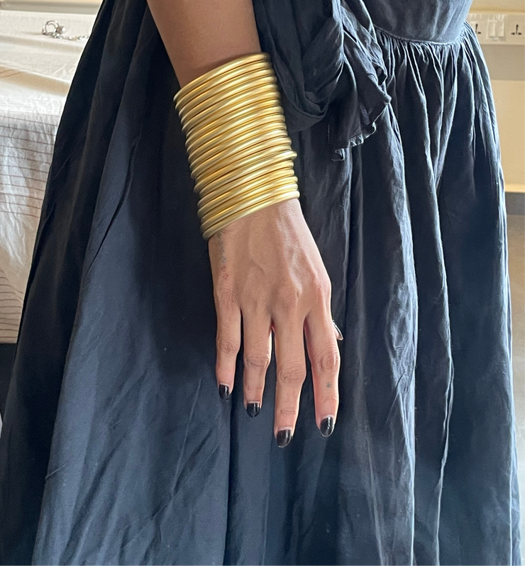 Roundabout Chimbai Bangle in Matte Gold