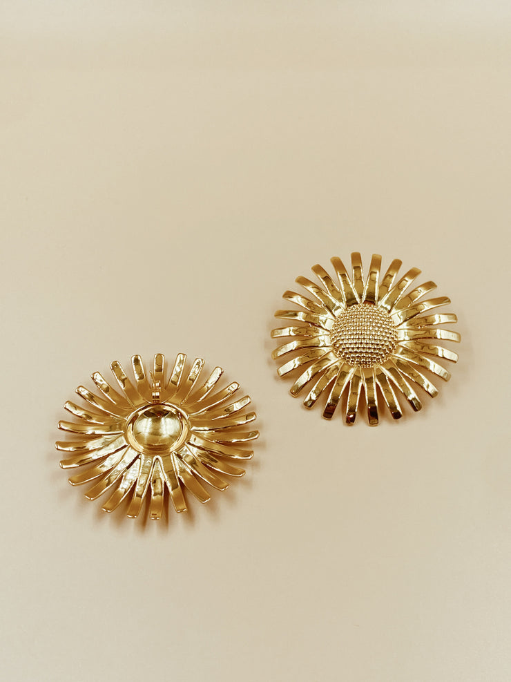 XL Divine Daisy Studs