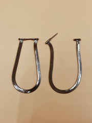 Viper Short Flat Chain Earrings in Gunmetal