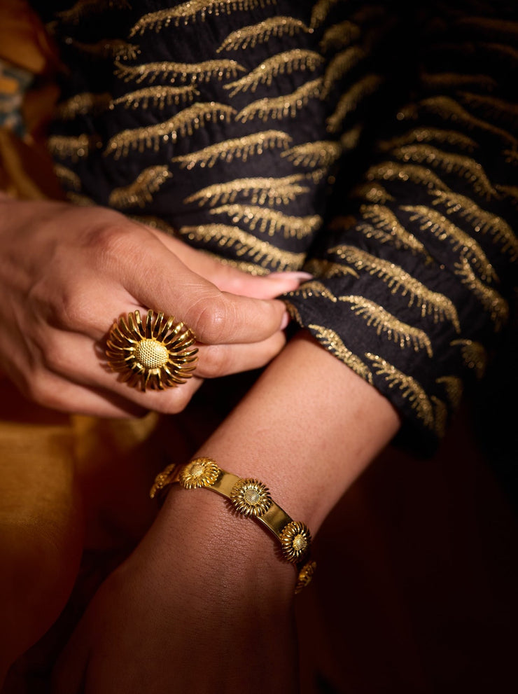 Moonlit Daisy Ring