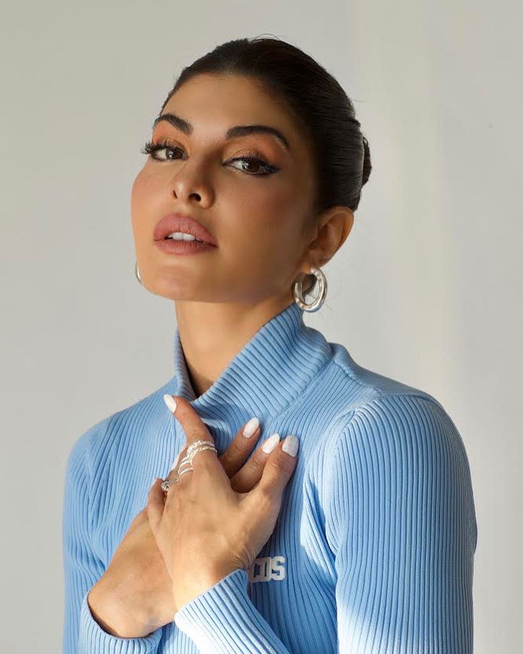 Jacqueline Fernandez in Baby Lucia Rings in Silver Tone - Set of 3