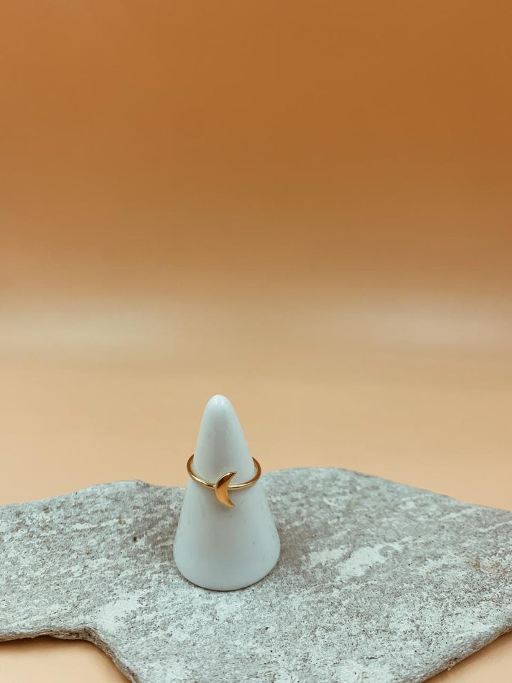 Essential Crescent Moon Ring | 18kt Solid Gold