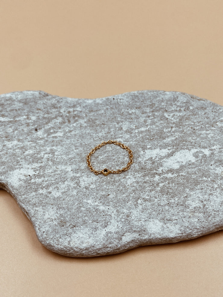 Mini Kappu Square Chain Ring