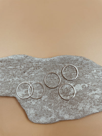 Essential Basic Ring Set of 5 in Sterling Silver in Silver Tone