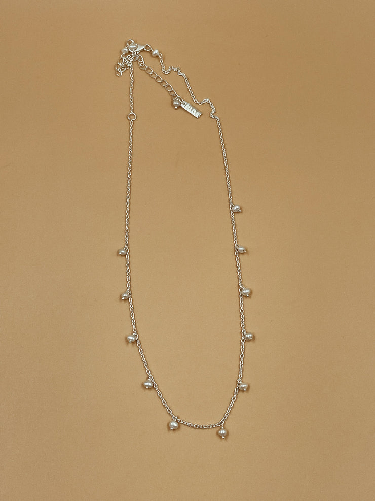 Hail Pearl Choker Necklace in Silver Tone