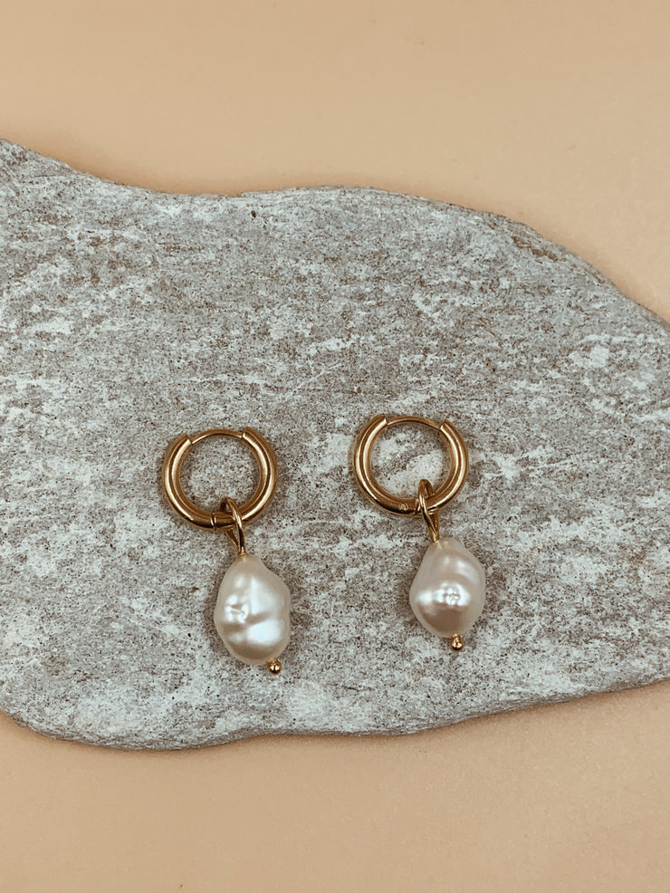 Salma Irregular Baroque Pearl Hoops - Small  | 18kt Solid Gold