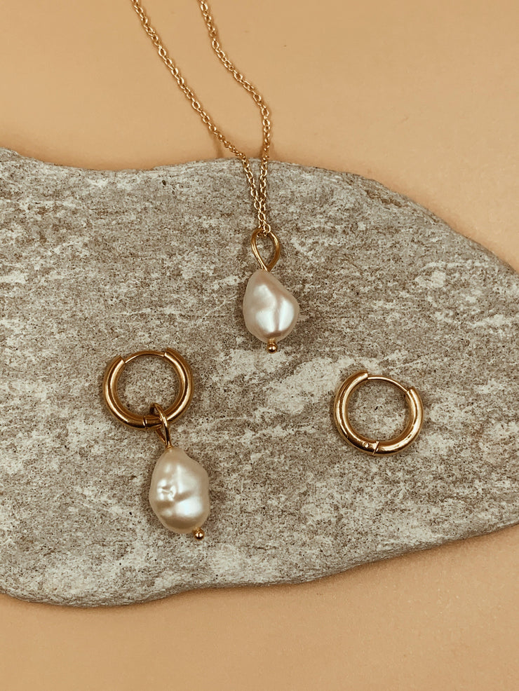 Salma Irregular Baroque Pearl Hoops - Small  | 18kt Solid Gold