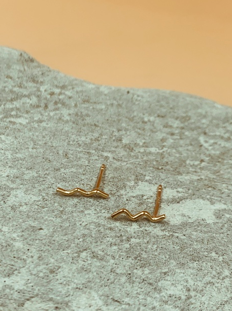 Mie Family Wave Studs | 18kt Solid Gold