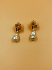 Rococo Luxe Lune Shell and Baroque Pearl Drop