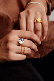 Rosalia Pearl Celestial Signet Ring | 18kt Solid Gold