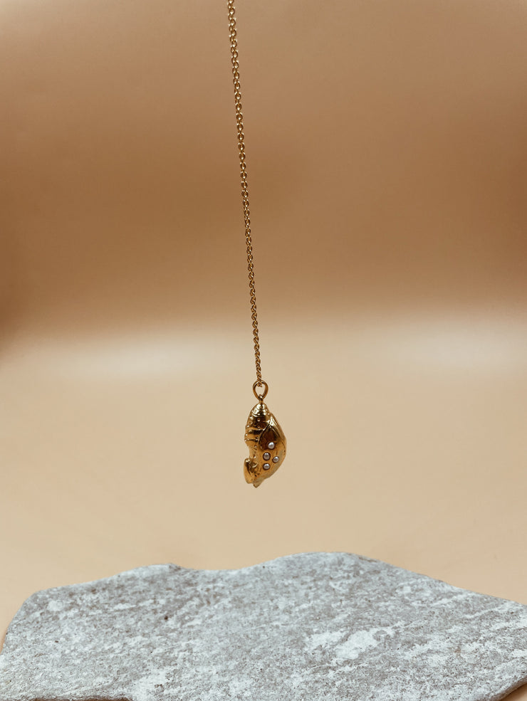 Lune Chrysalis Pendant Necklace With Plain Chain